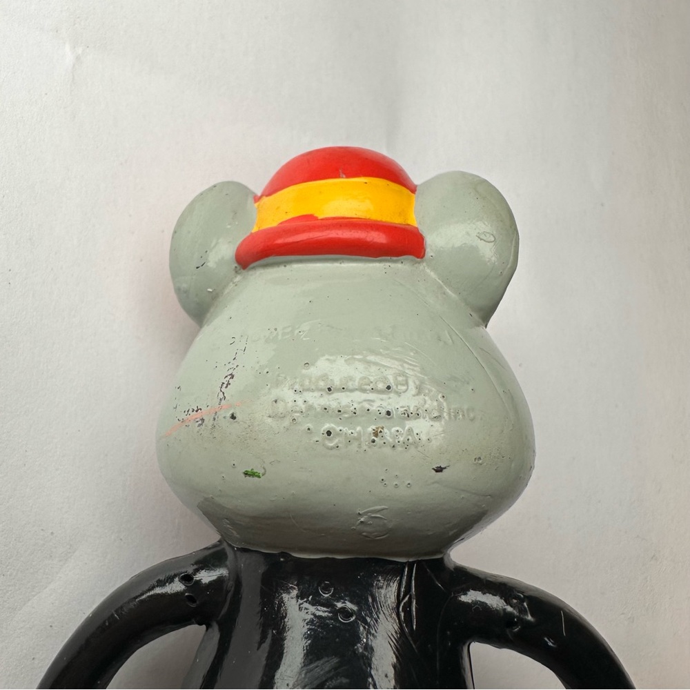 Chuck E. Cheese 1992 Showbiz Pizza Time, Inc 6” Bendy Bendable PVC Action Figure - Picture 4 of 5